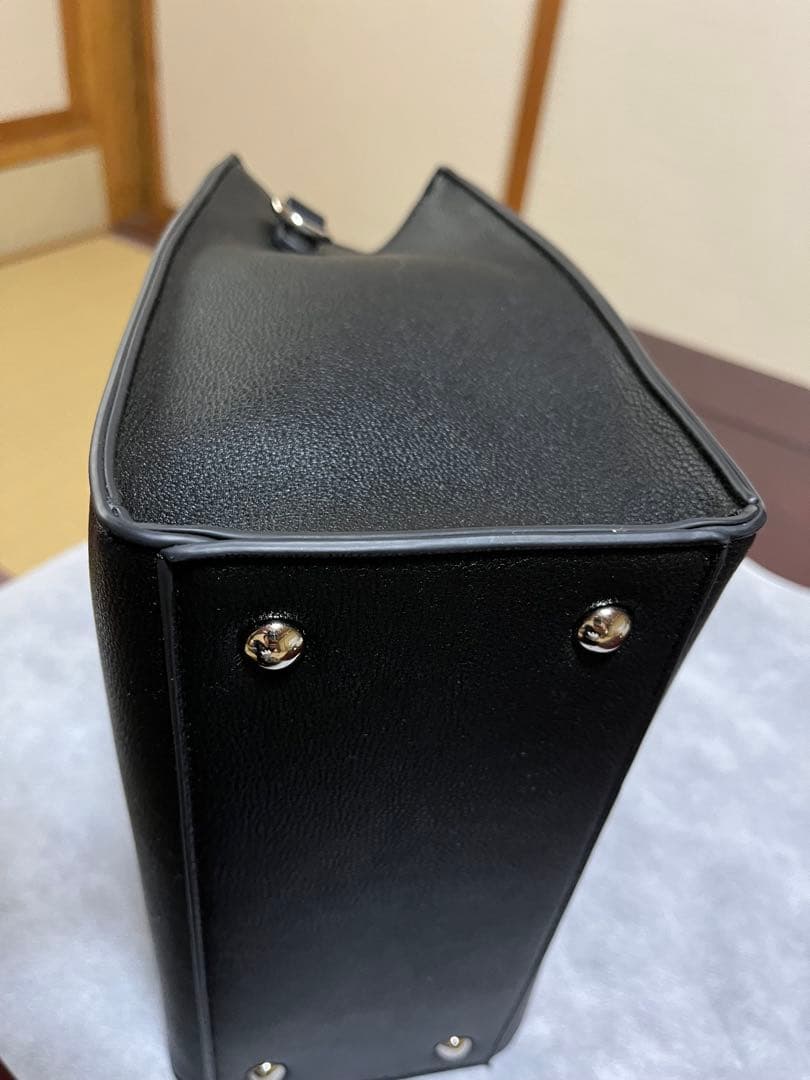 ハンドバッグ メタルアイレット　両アオリポケット　スクエアハンドバッグ — image 3