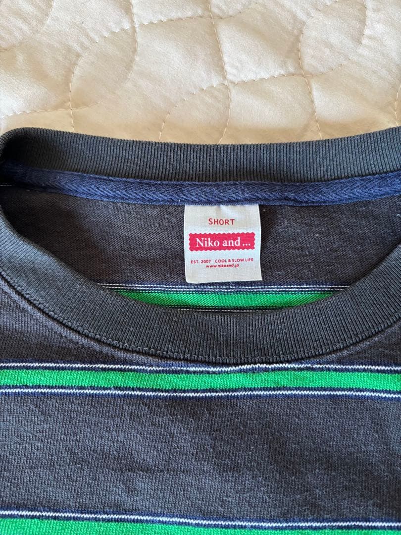 niko and... COLORマイスターTシャツ　チャコールボーダー — image 3