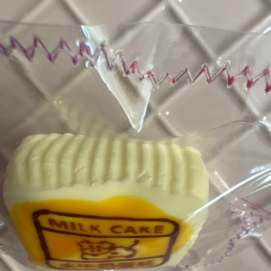 【すぐ発送】kikisquishy キキスクイーズ 牛ケーキ S スクイーズ — image 4