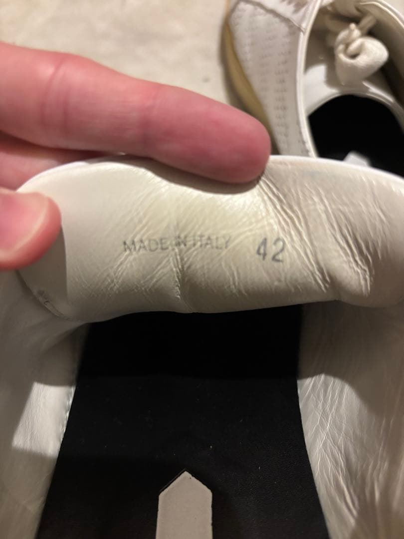Off-White パンチングレザー スニーカー ホワイト — image 4