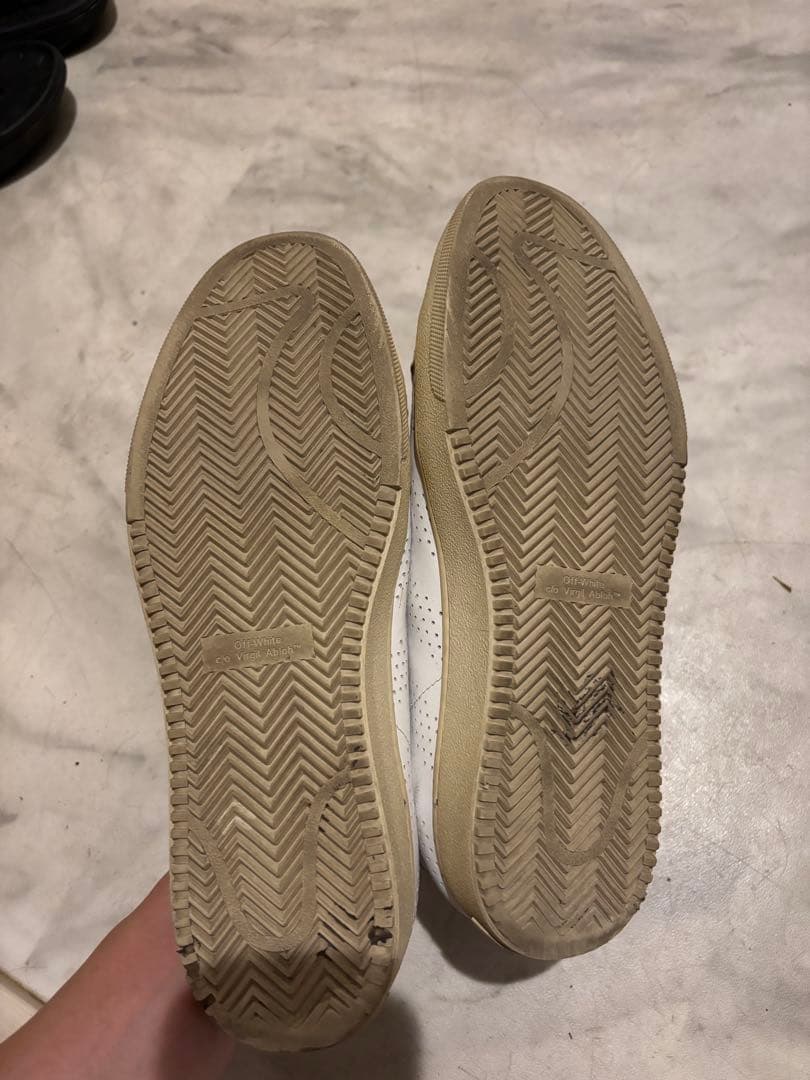 Off-White パンチングレザー スニーカー ホワイト — image 5