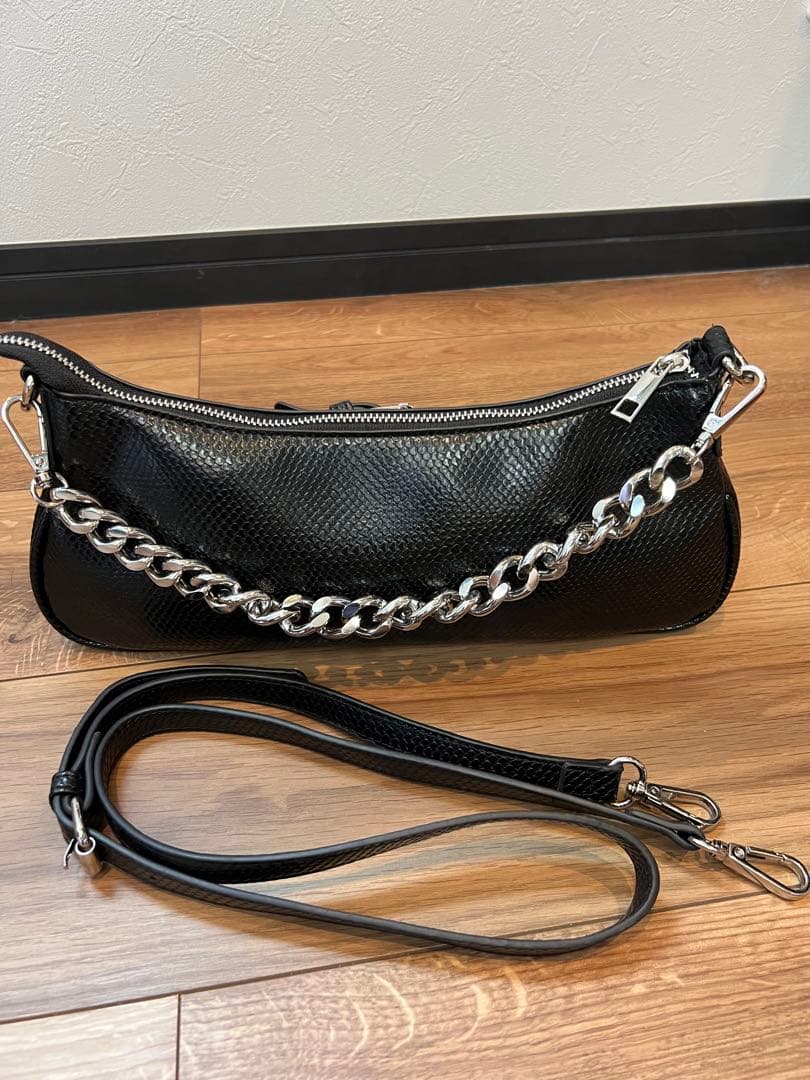 《最終値下げ》ベルトデザインbag GYDA — image 3