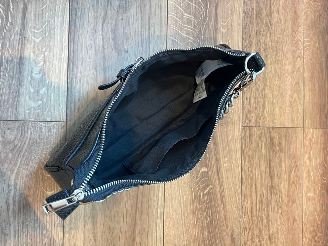 《最終値下げ》ベルトデザインbag GYDA — image 4