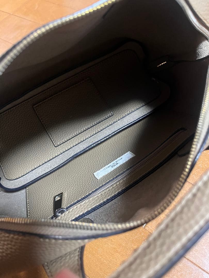 RODESKO ロデスコ トートバッグ グレージュ タッセル付き — image 2