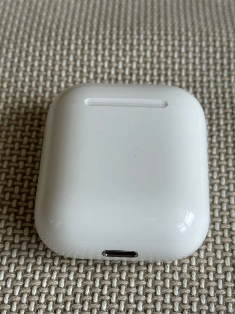 AirPods第二世代本体 ホワイト 充電ケース付き — image 2