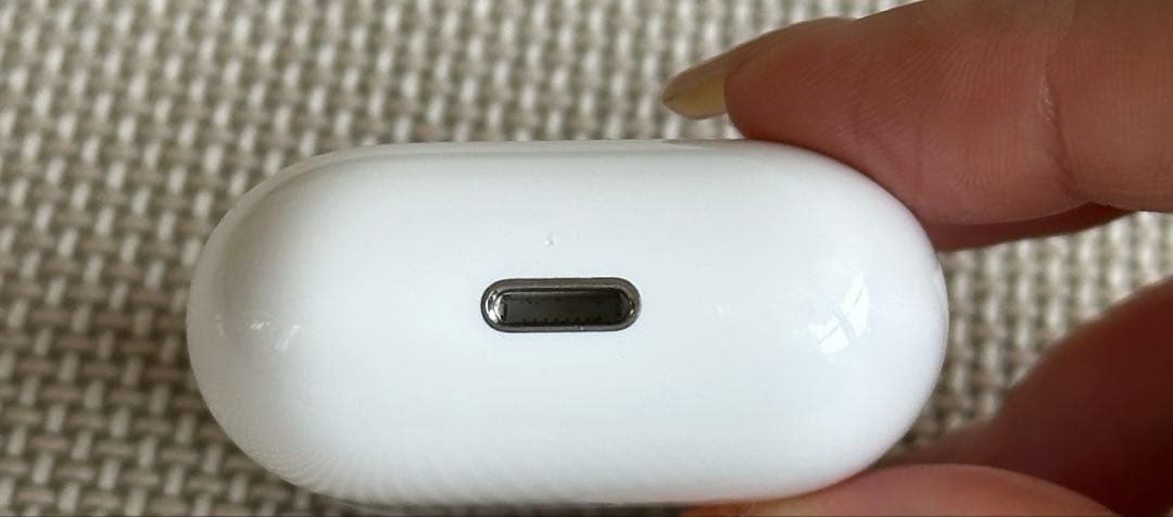 AirPods第二世代本体 ホワイト 充電ケース付き — image 5