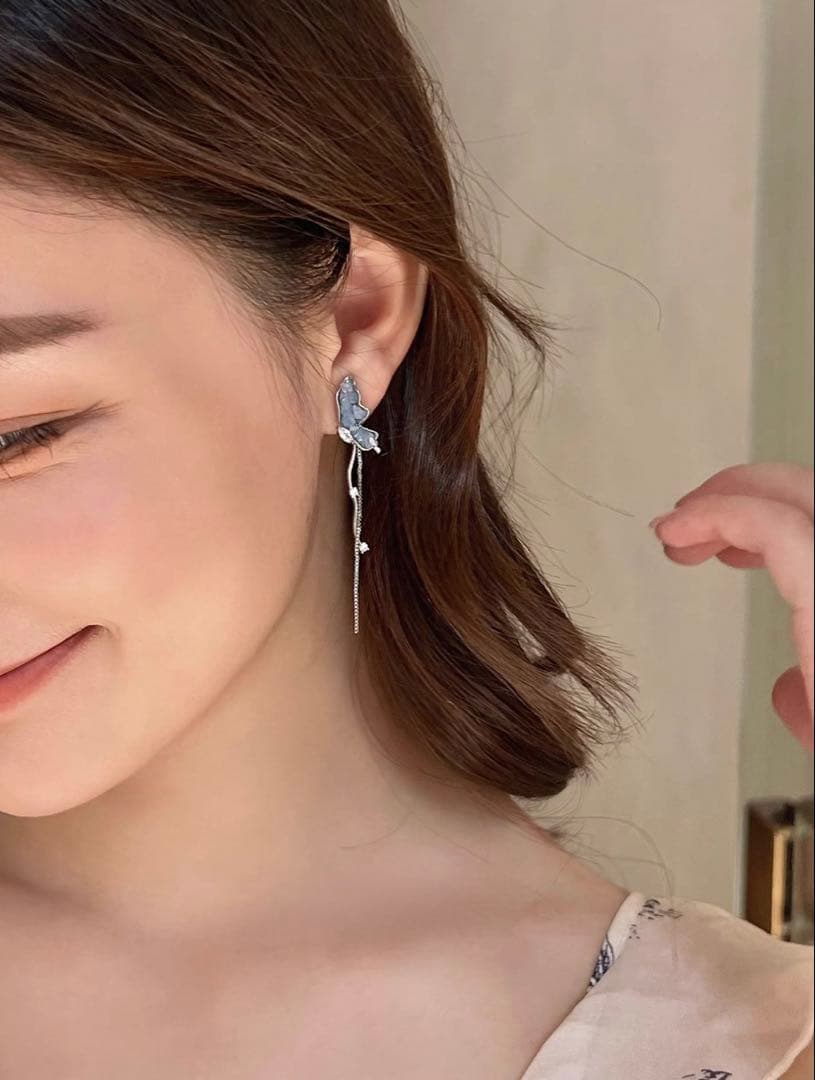 N211ブルー水晶蝶々　キラキラ　痛くない　ロング揺れるイヤリング　結婚式　韓国 — image 2