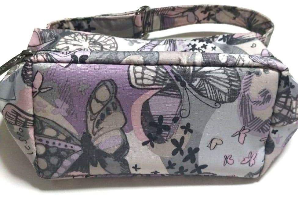 （美品）LeSportsac バタフライ柄 蝶柄 ポーチ ハンドバッグ 2zip — image 4
