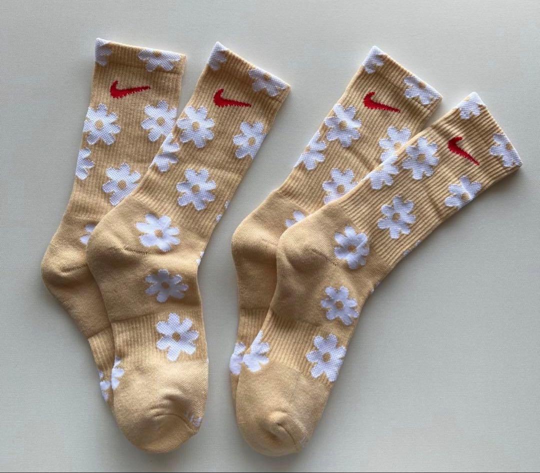 未使用 Nike ソックス　花柄 2足セット　約22～25cm — image 3