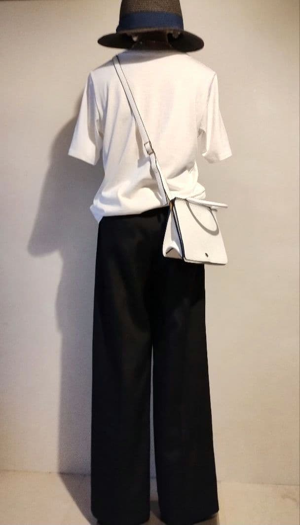 C7701 大人モノトーンTシャツコーデ — image 5