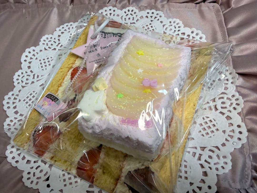 捏捏研究所　ブランド　スクイーズ　桃ケーキ — image 2