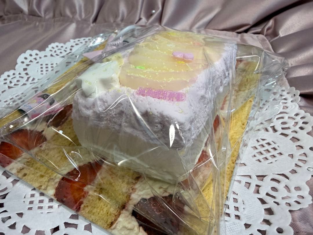 捏捏研究所　ブランド　スクイーズ　桃ケーキ — image 3