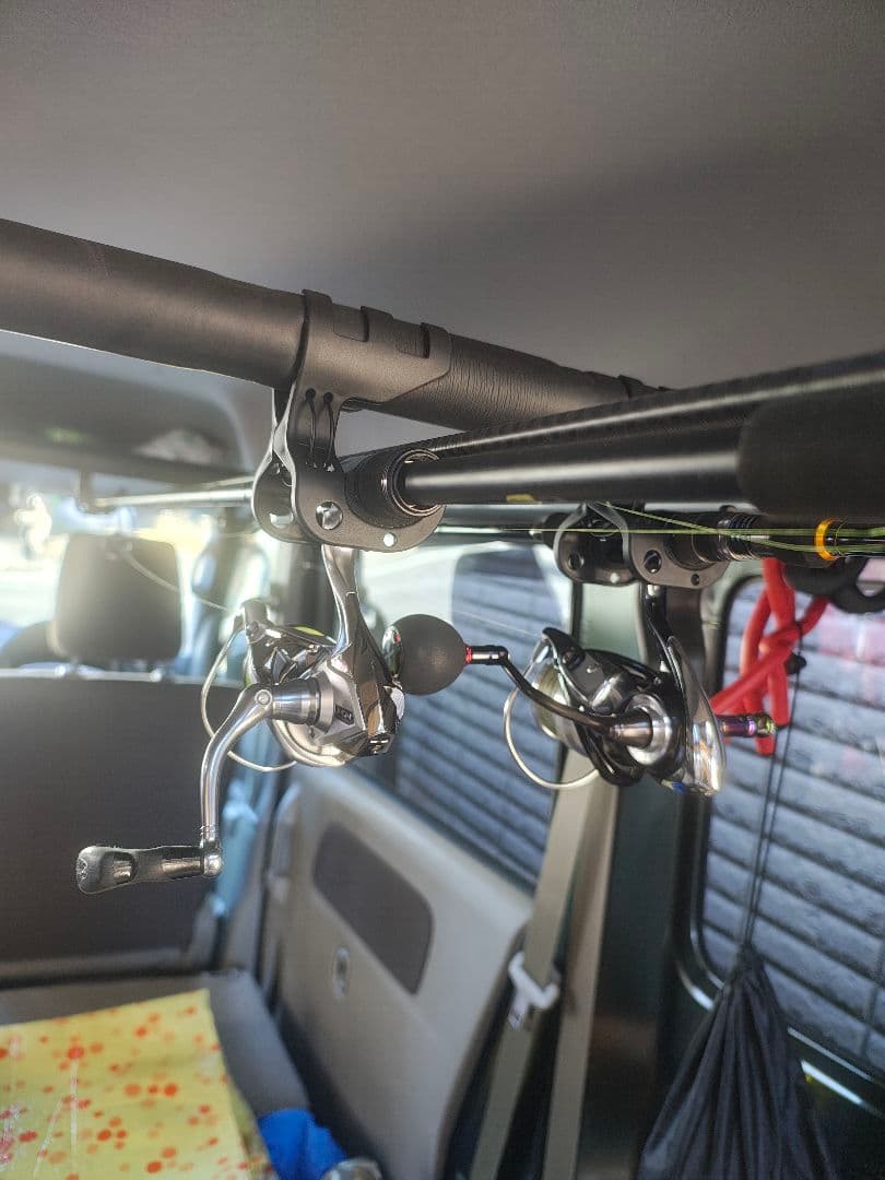 車内ロッドホルダー、竿掛け、ルアー、８個のみ — image 3
