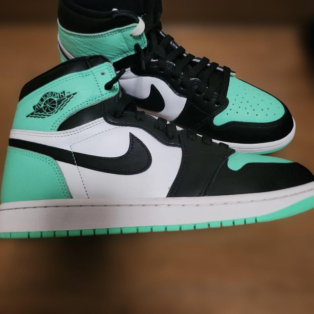 【美品】Nike Air Jordan 1 High OG Green Glow — image 3