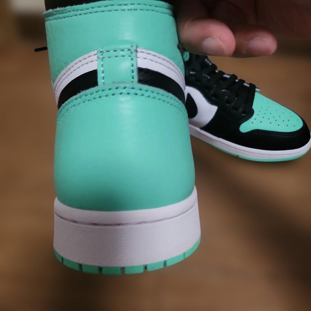 【美品】Nike Air Jordan 1 High OG Green Glow — image 5