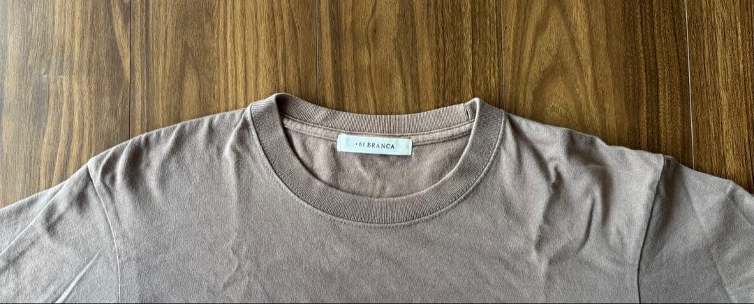 +81 BRANCA CALM WINDS Tシャツ — image 3
