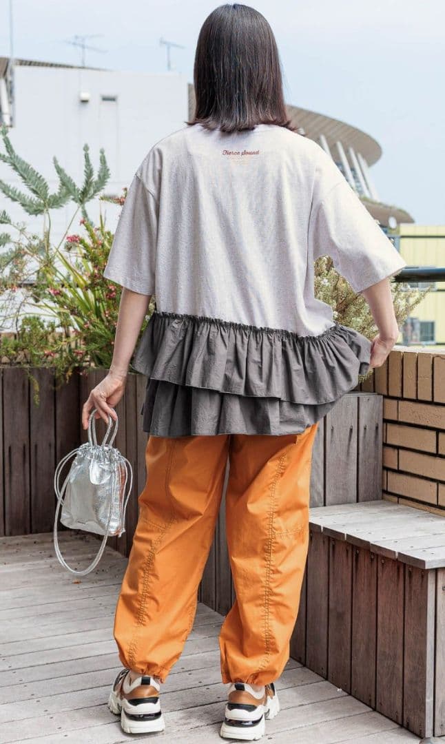 niko and ... ほぼ未使用美品 布帛コンビフリルロックTシャツ即日発送 — image 2