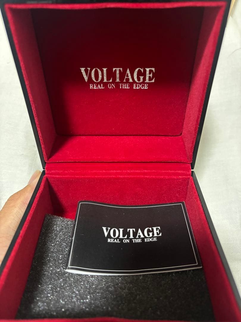 VOLTAGE ヴォルテージ SENTINEL 9 レッド 腕時計専用ケース付き — image 2