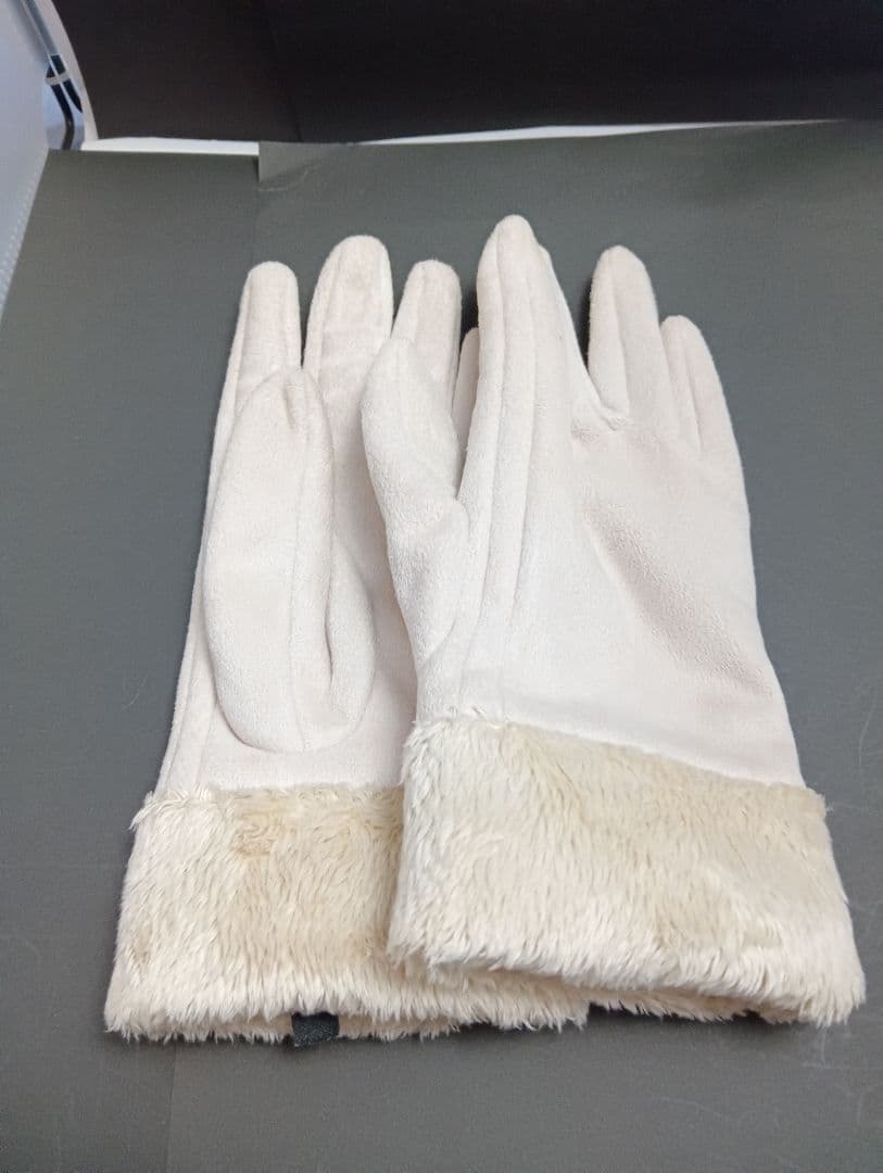 ファー付きクリーム色冬用手袋 — image 3