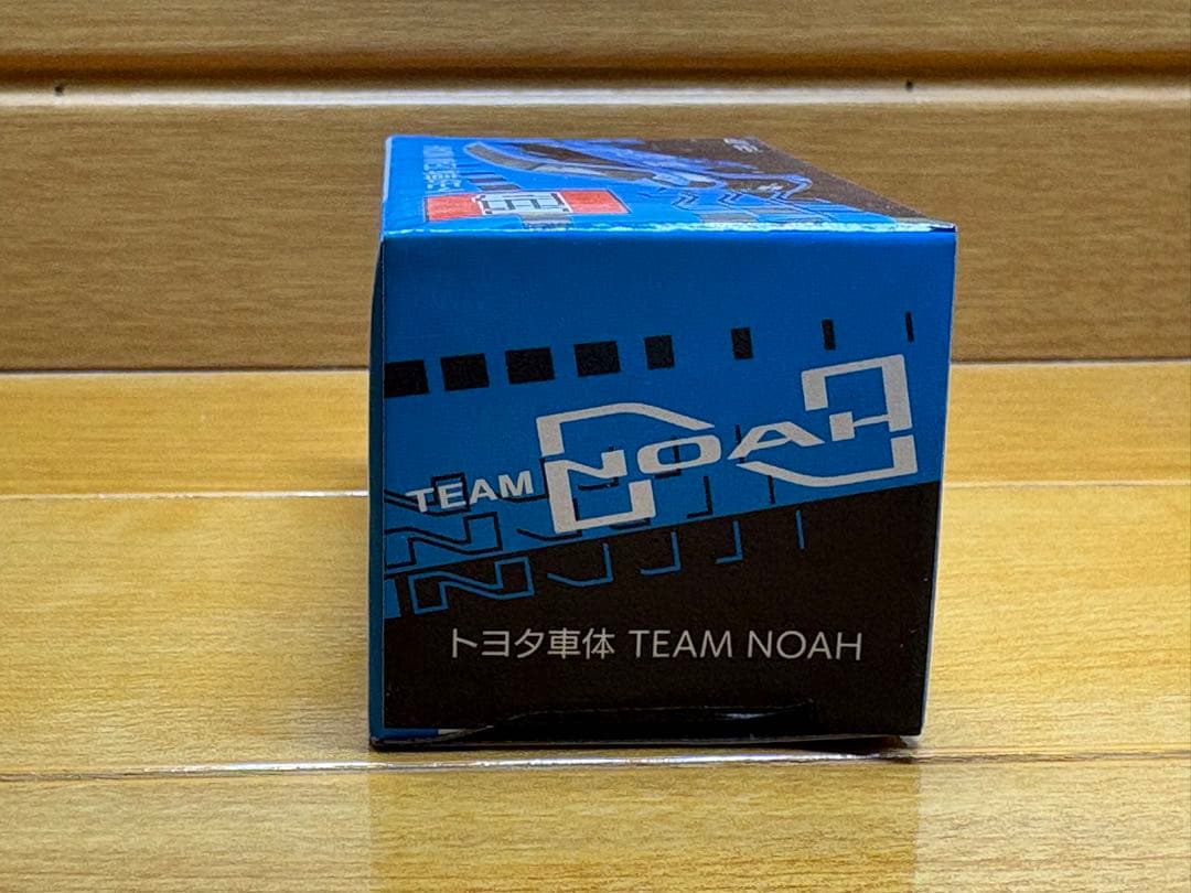 トミカ "トヨタ車体 TEAM NOAH" トヨタノア ① — image 3