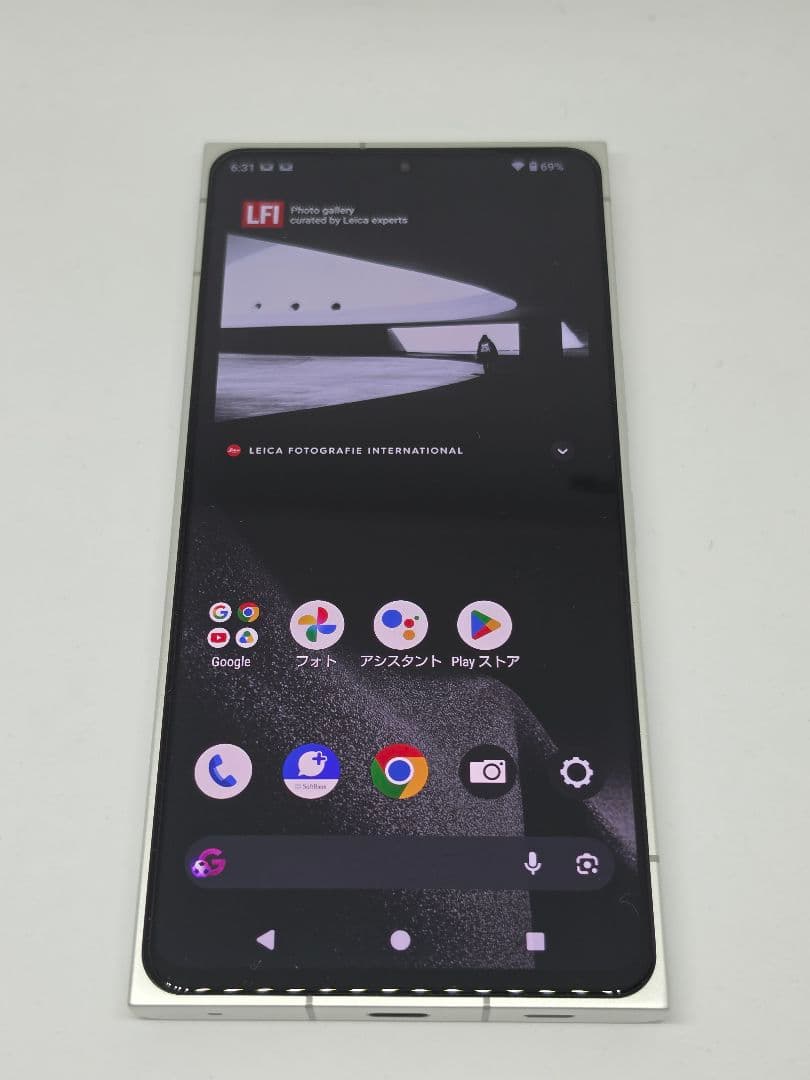 Leitz Phone 2 本体 専用ケース・レンズキャップ付き — image 2