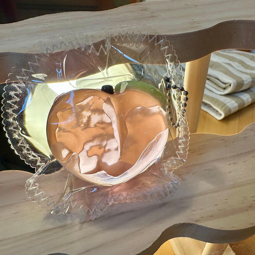クリアモモスクイーズ　新品　キーホルダー — image 3
