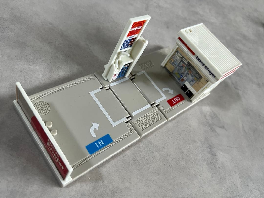 トミカ まちやどうろいっぱい トミカタウンセット　（信号機 洗車機 タイムズ） — image 2
