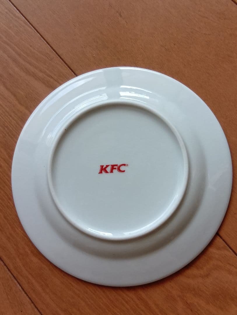 KFC ピーターラビット 円形 プレート2枚 — image 2