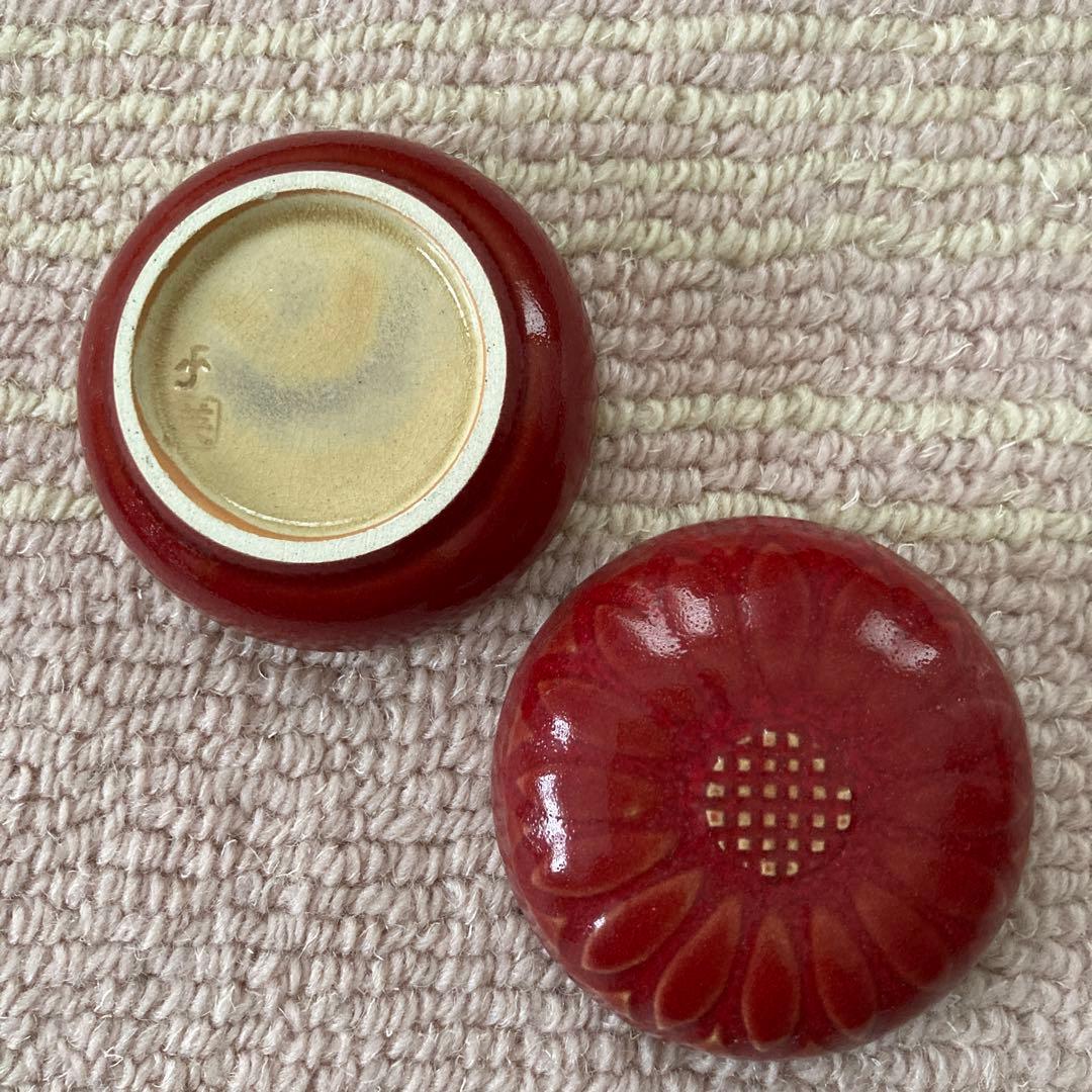赤釉 菊花文 香合 茶道具 — image 3