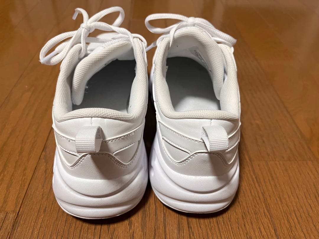 【超美品】FILA レイトレーナーブイ2スクリプト *White / White — image 3