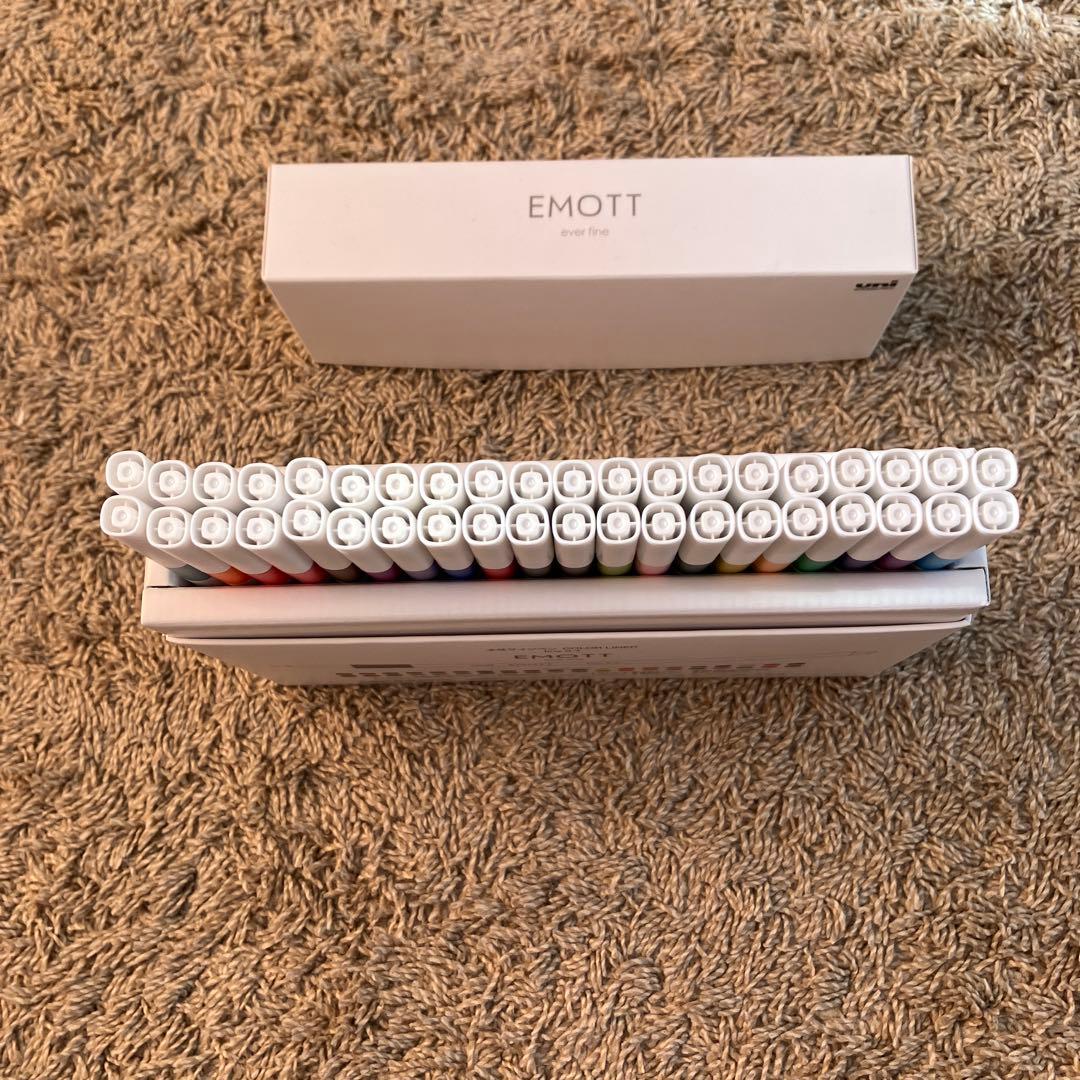 uni EMOTT 水性サインペン 40色セット — image 2