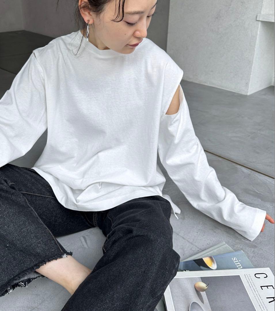 feepur ショルダーカットアウトルーズロンT WHITE — image 2
