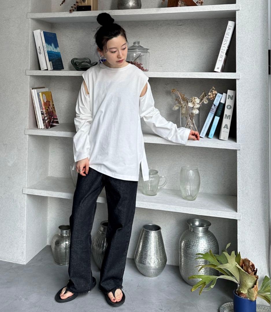 feepur ショルダーカットアウトルーズロンT WHITE — image 3