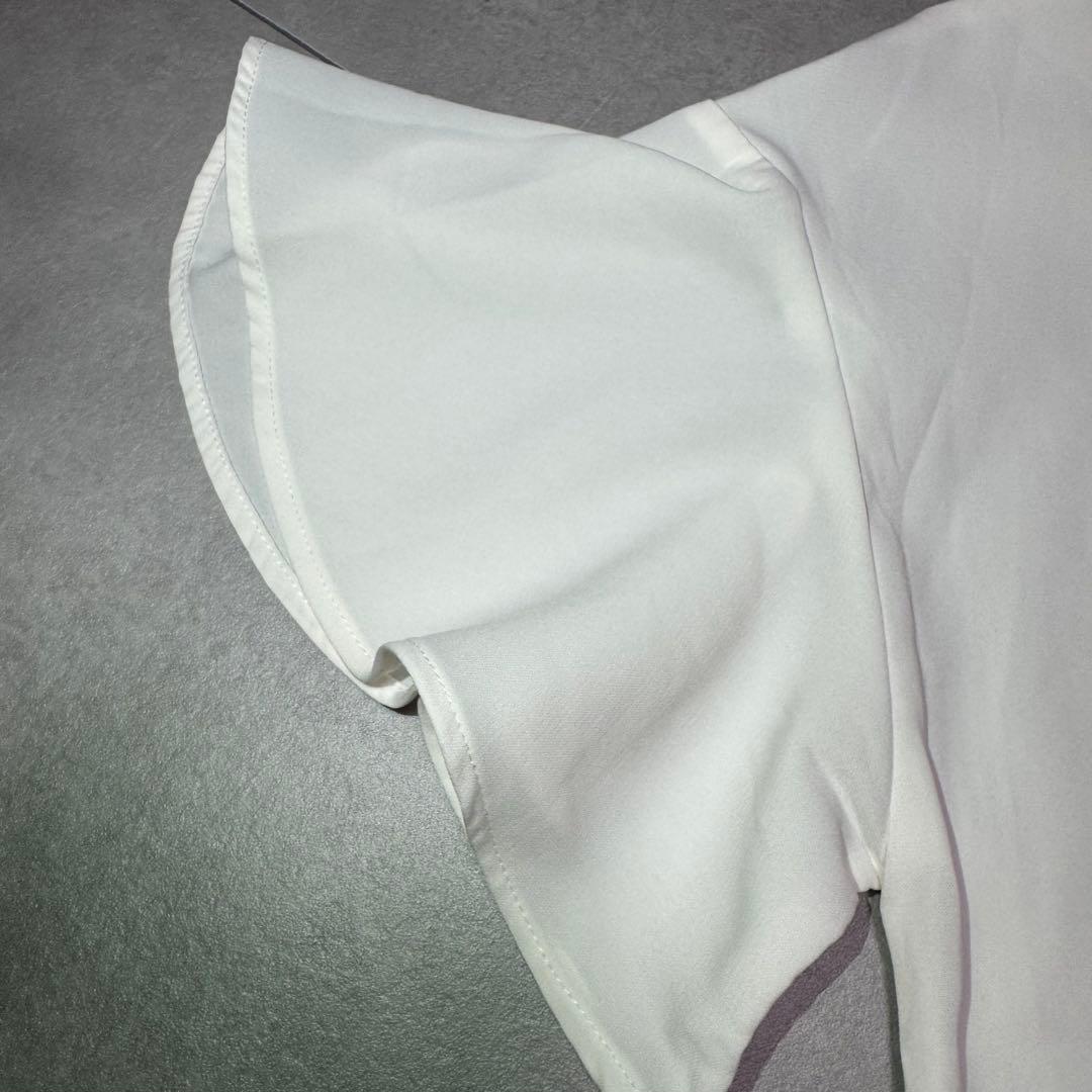 ホワイト シフォン Vネック フレア袖シャツ — image 3