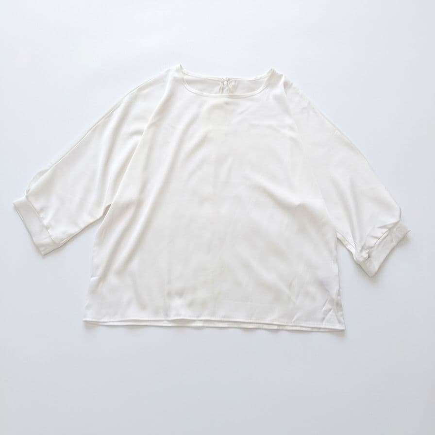 ​【タグ付き】a lot of love サテン調ドルマンブラウス F ホワイト — image 2