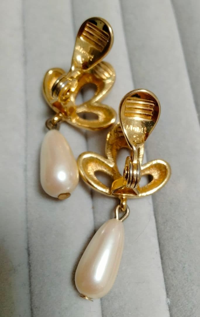 MONET　モネ　イミテーションパール　ドロップ　イヤリング — image 4