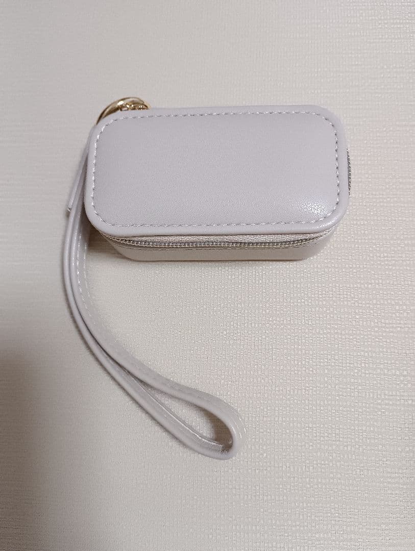 4℃　ヨンドシー　ジュエリーポーチ　ベージュ　新品未使用 — image 2