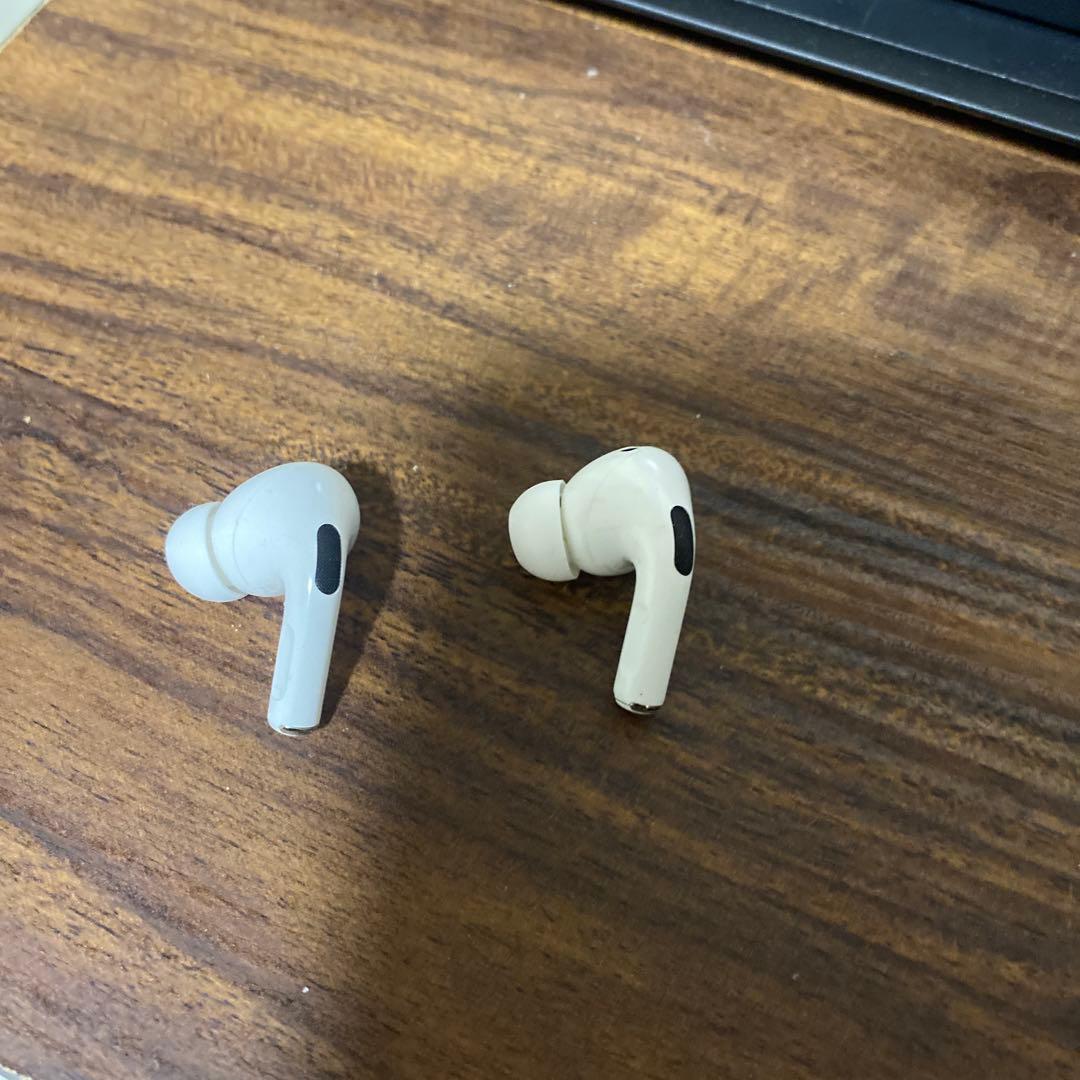 Apple AirPods Pro 代一と代ニ両方左側 — image 2