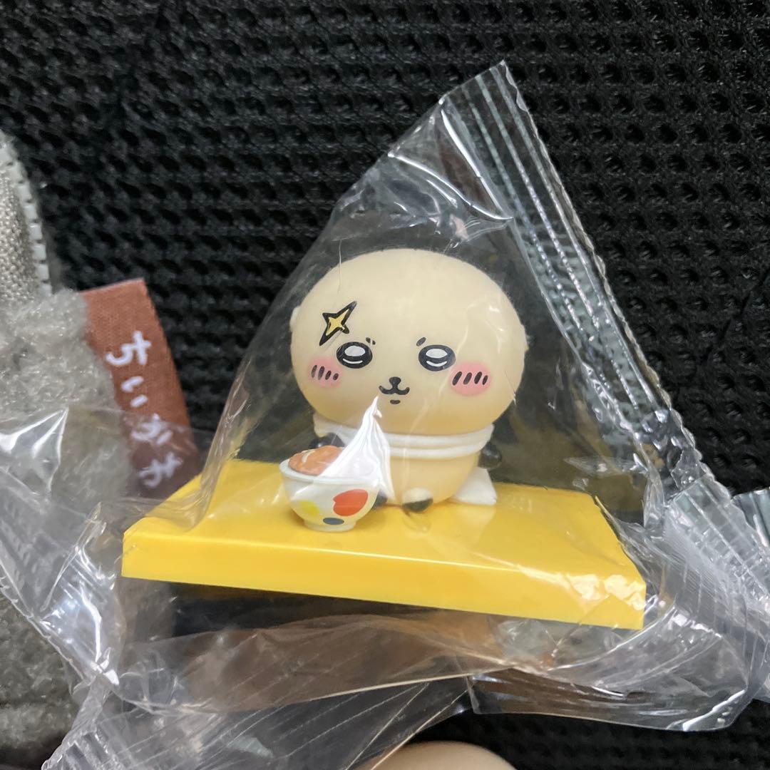ちいかわ　ラッコ　キーホルダーフィギュア　ポーチ — image 2