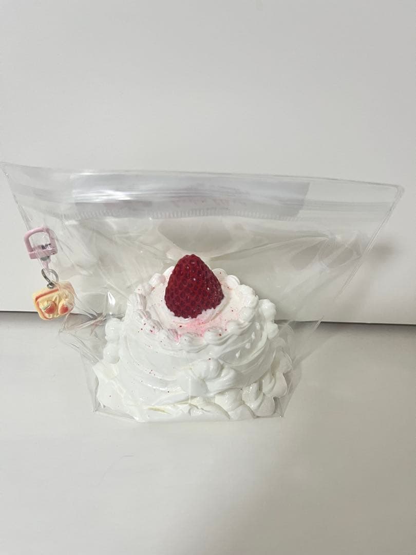 kumo cloud いちごホワイトケーキ ホールケーキ　スクイーズ — image 2