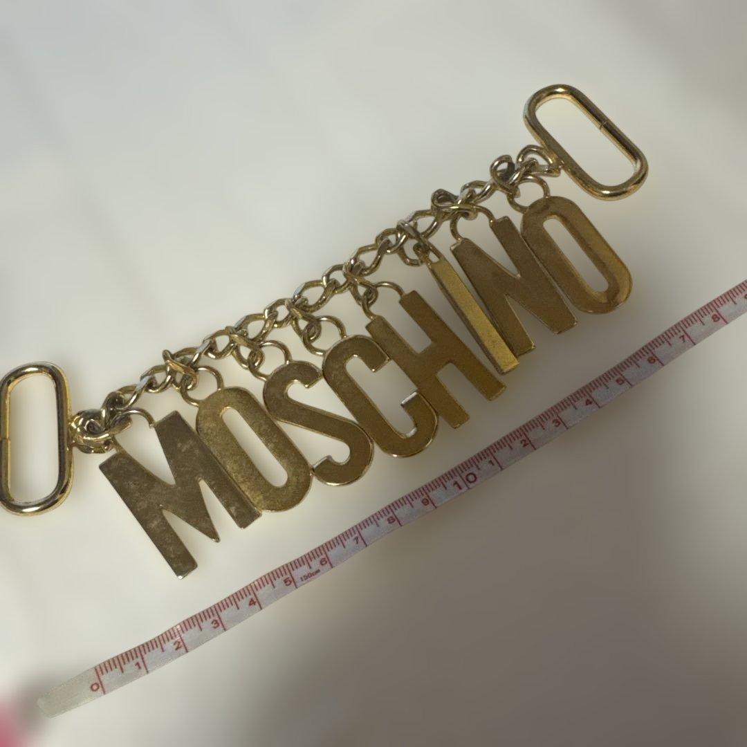 MOSCHINO ロゴチャーム ゴールドカラー — image 4