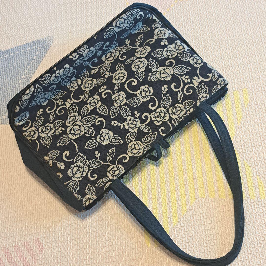 花柄刺繍 花唐草模様　ネイビー ハンドバッグ　和装 　紺色　藍染　着物 — image 3