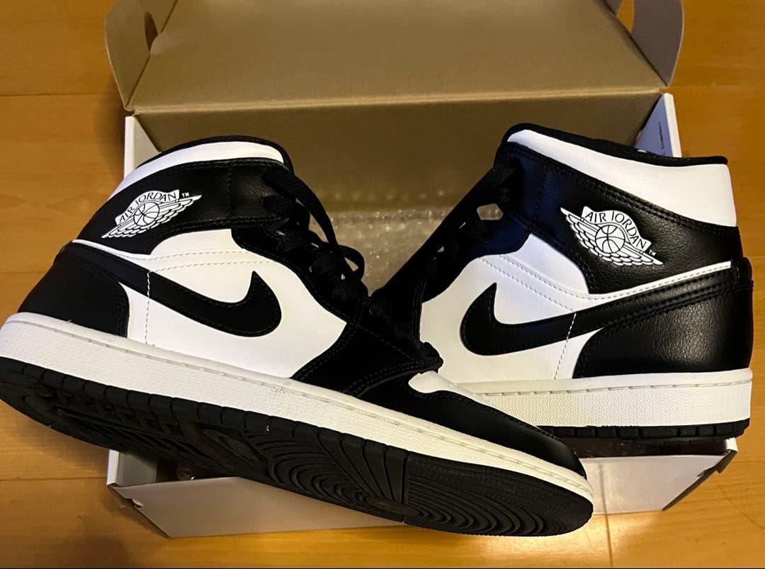 NIKE AIR JORDAN 1 MID パンダ　白　黒 — image 4