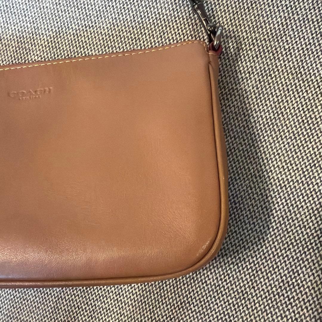 COACH ブラウンレザー ハンドバッグ アクセサリーポーチ — image 3