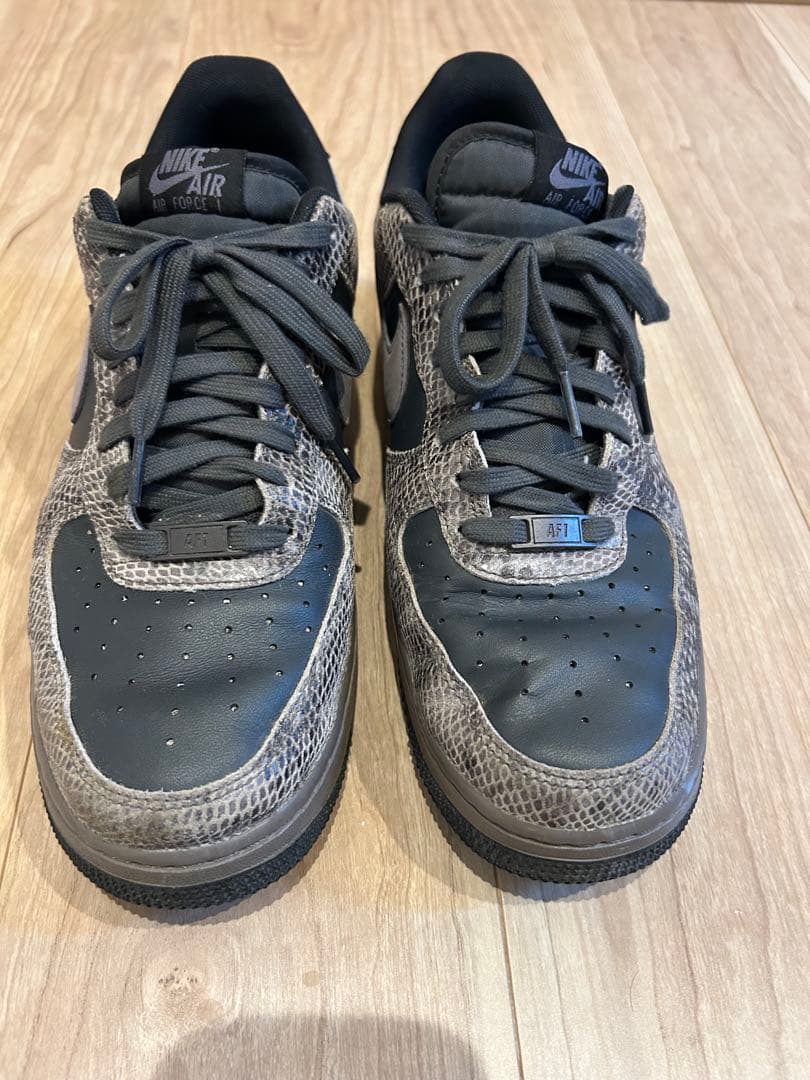 【巳 干支限定】NIKE AIR FORCE 1 '07 LV8 28.5cm — image 3