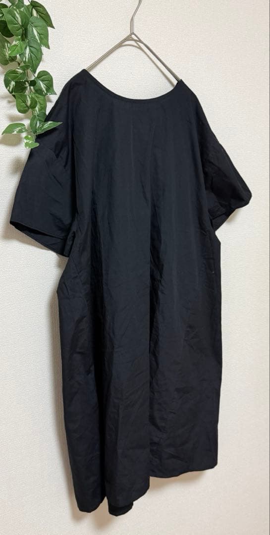 【KBF】 半袖カットソーワンピース 綺麗め ブラック バックリボン — image 4