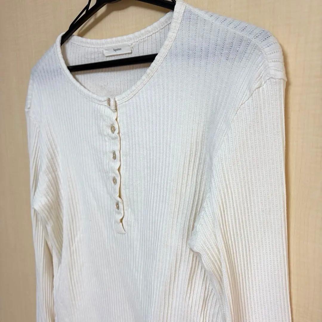 Signature リブヘンリーネック長袖カットソー　白　Mサイズ位 — image 2