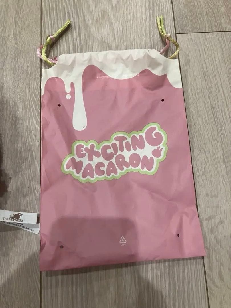 THE MONSTERS Exciting Macaron ぬいぐるみ — image 3