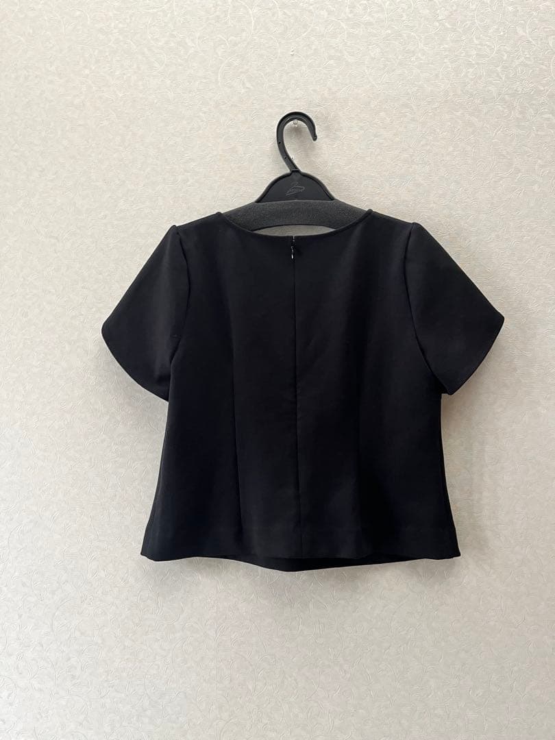 美品　クイーンズコート　Tシャツビジューカットソー — image 2