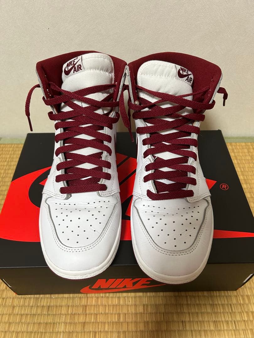 NIKE AirJordan 1 High 85MetallicBurgundy — image 2